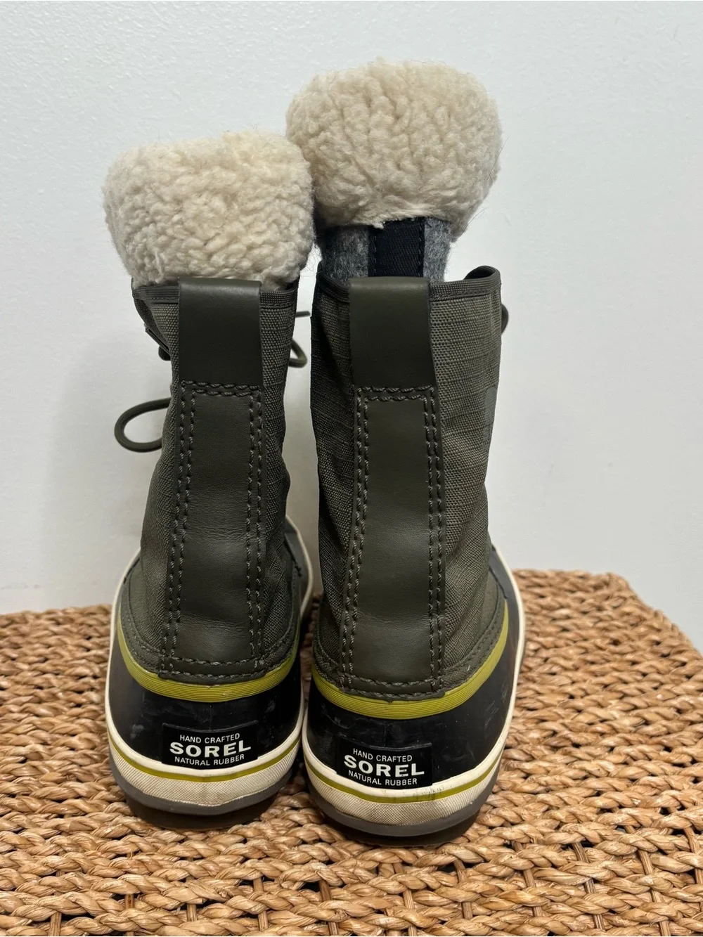Sorel Winter Carnival Waterproof Green Boots Size 7